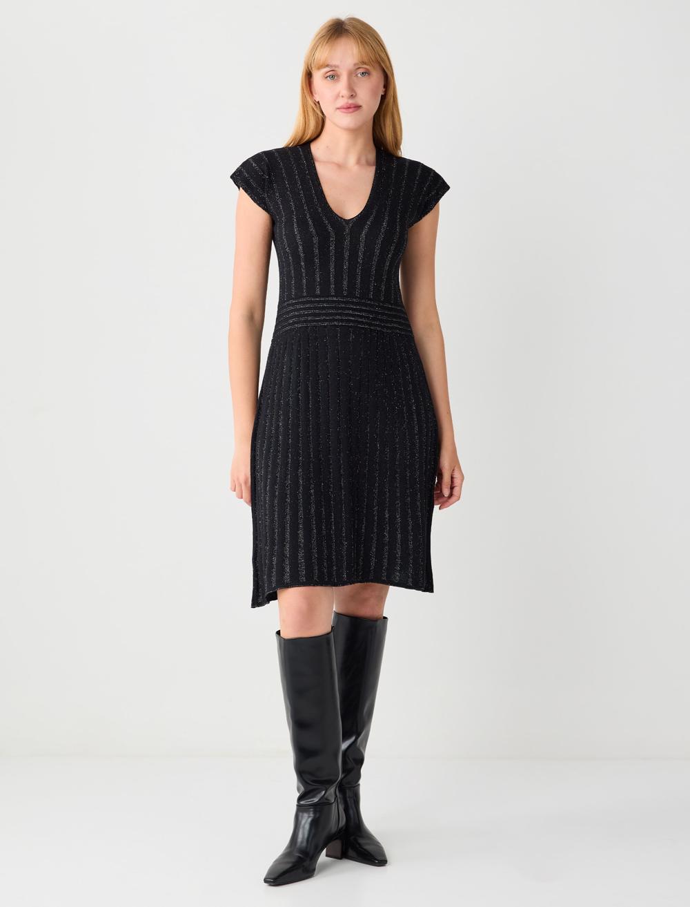 V Yaka Çizgi Desenli Kolsuz Midi Triko Elbise