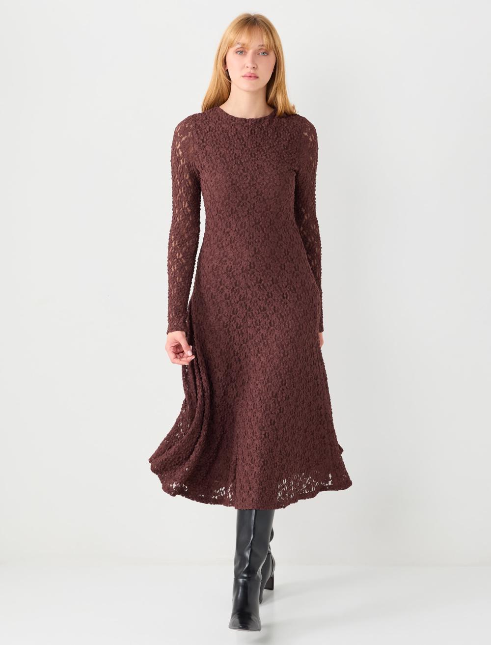 Dar Kesim Yuvarlak Yaka Dantelli Uzun Elbise