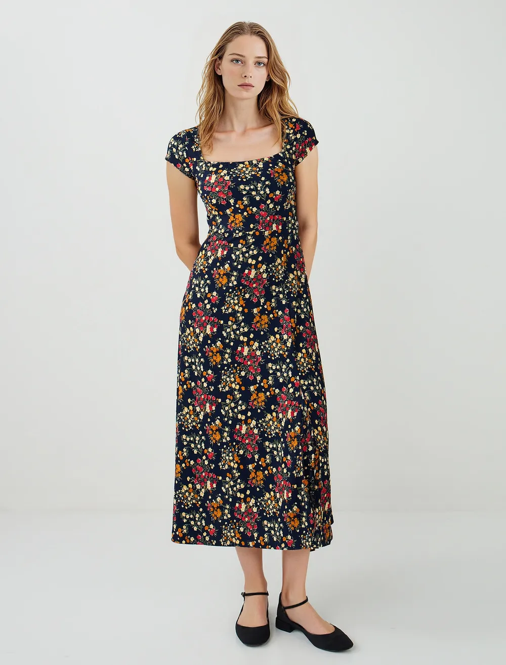 Lacivert Dar Kesim Kare Yaka Floral Desenli Midi Elbise