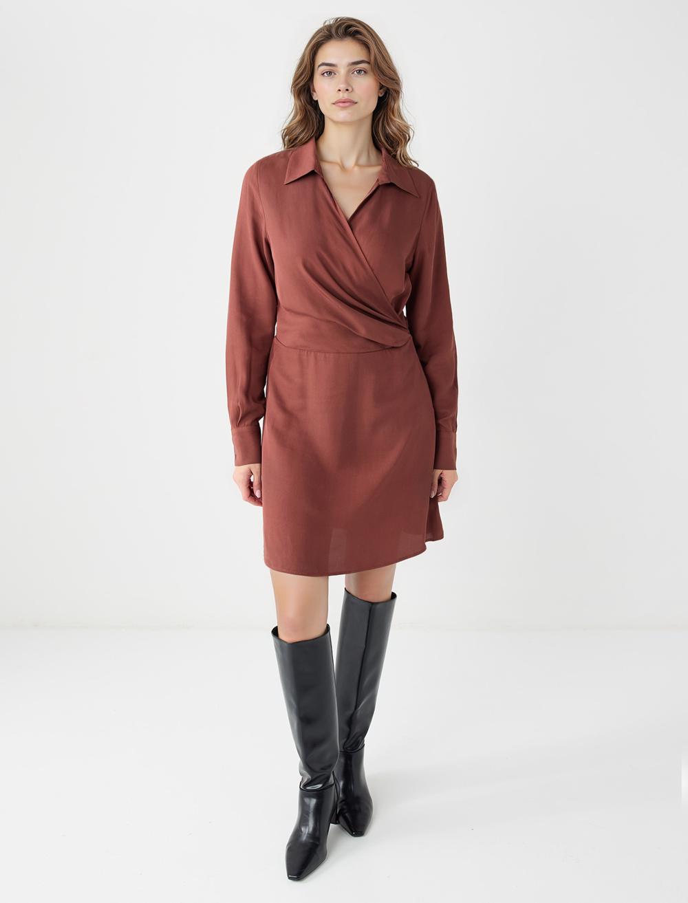 Dar Kesim Anvelop Yaka Dokuma Mini Elbise