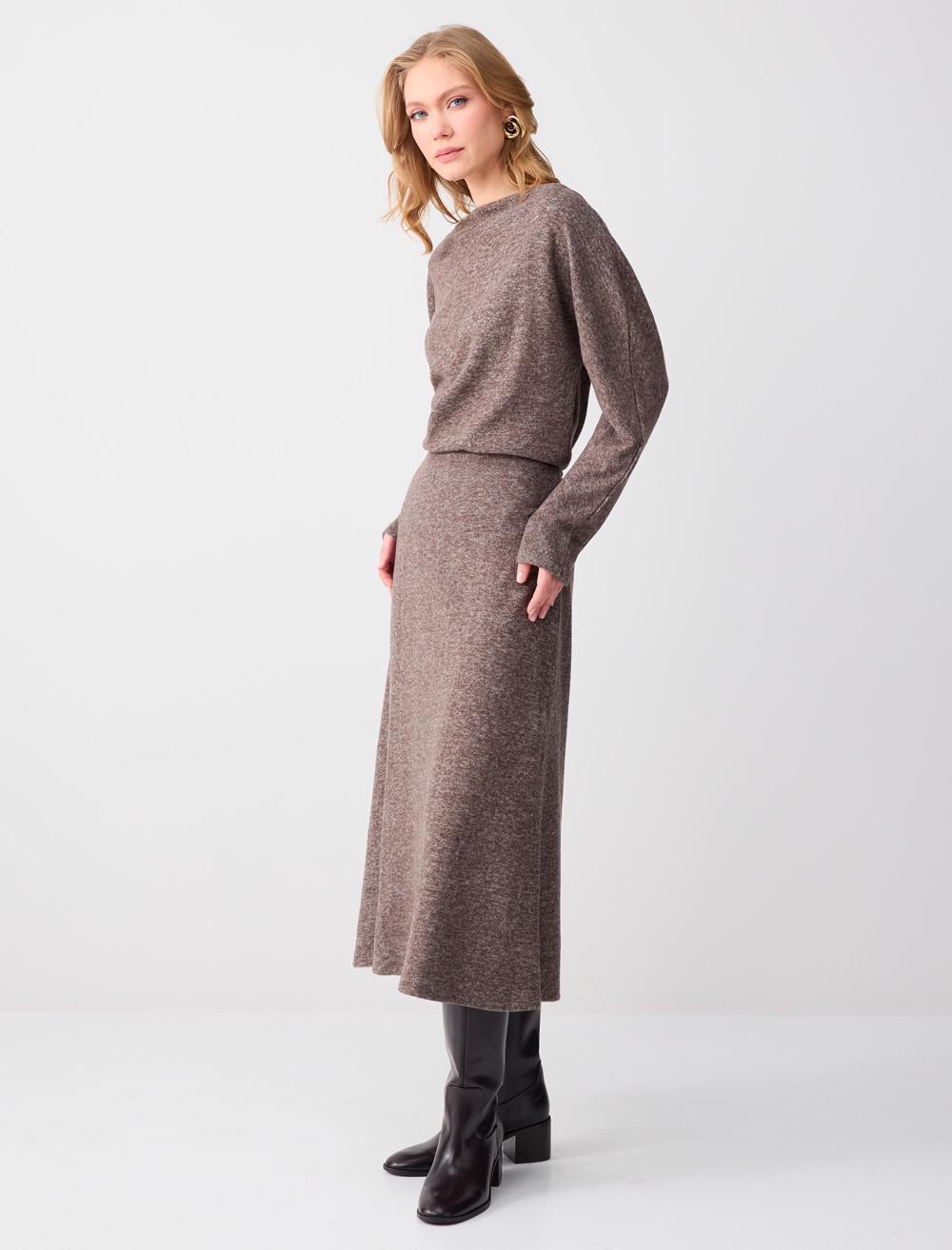 Kayık Yaka Yarasa Kol Yumuşak Dokulu Örme Midi Elbise