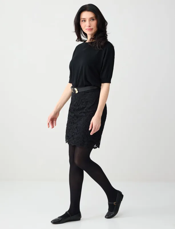 Bayan Siyah Dantel Desenli Dokuma Kısa Etek