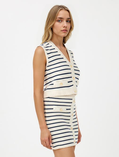 Line Patterned Mini Sweater Skirt Combination