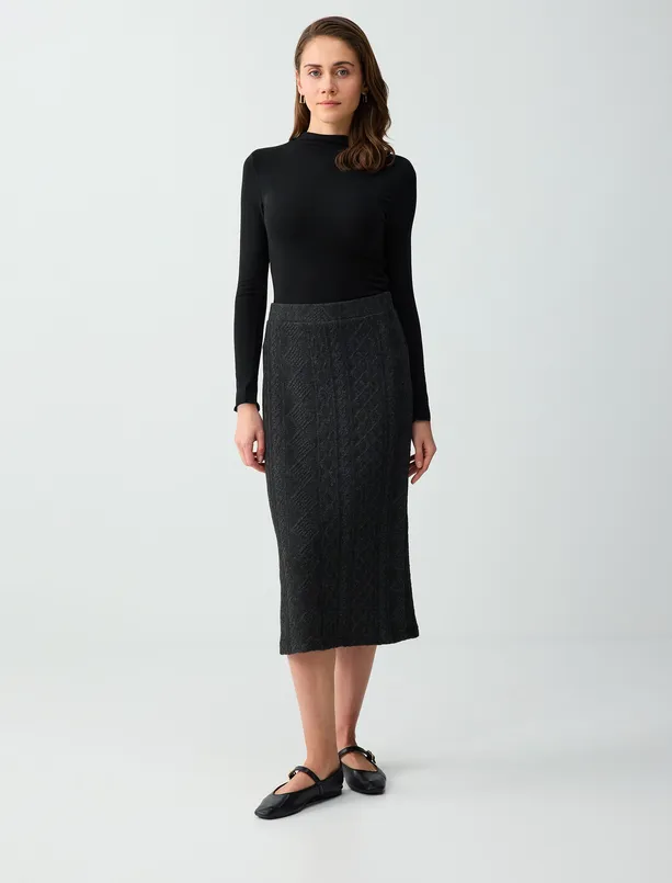 Women  Soft Textured Patterned Regular Waist Knitted Midi Skirt