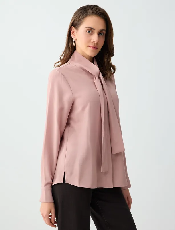 Bayan  Düz Kesim Boyundan Bağlı Dokuma Gömlek