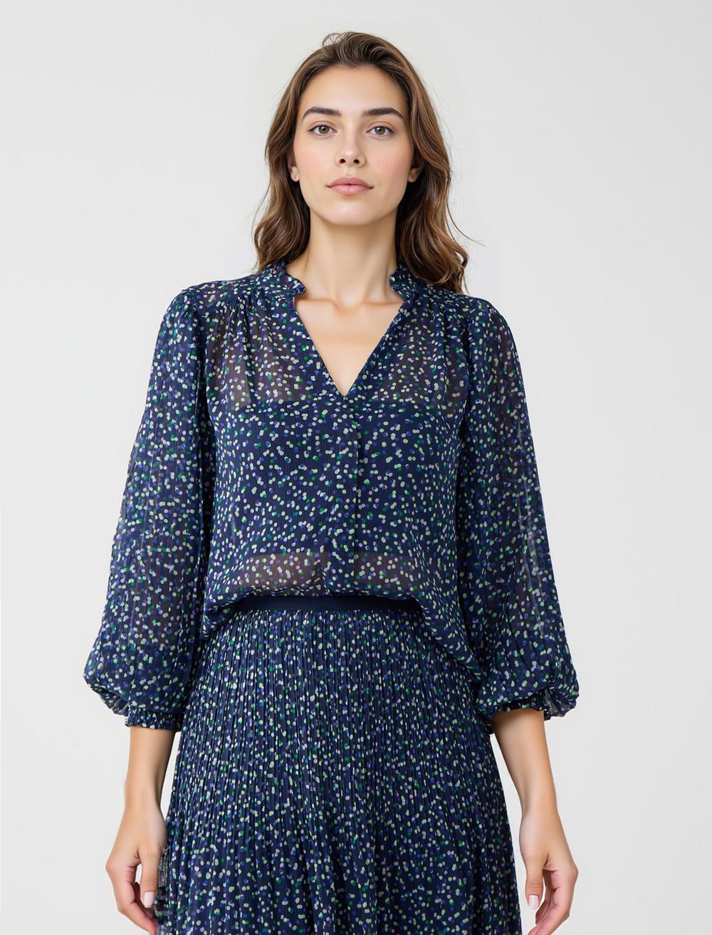 V Yaka Uzun Kollu Şifon Gömlek