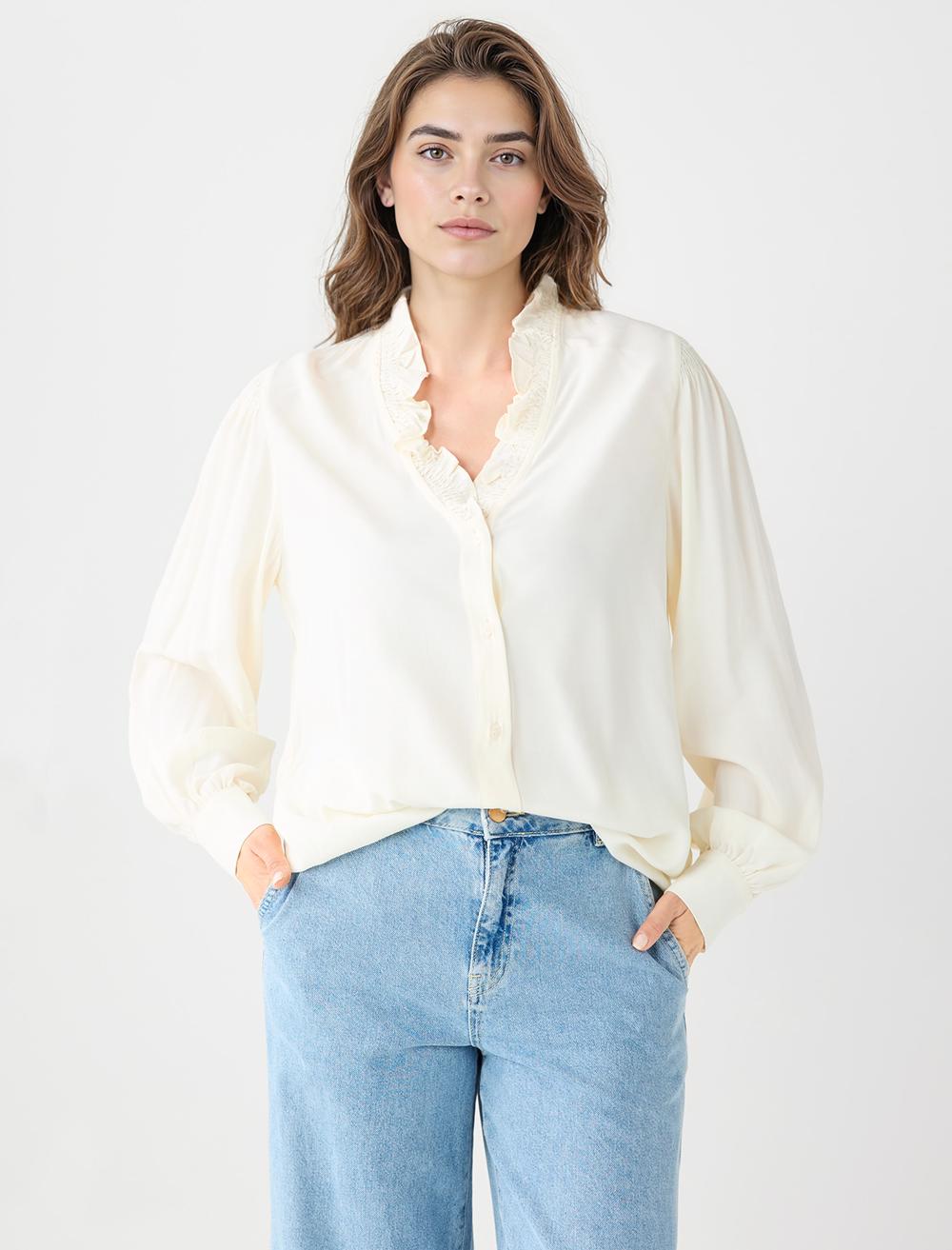 Uzun Kollu Dökümlü Yaka Dokuma Gömlek