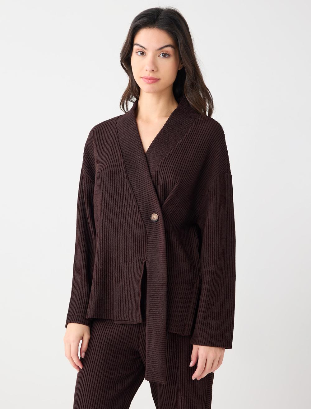 V Yaka Uzun Kollu Düğme Detaylı Örme Hırka