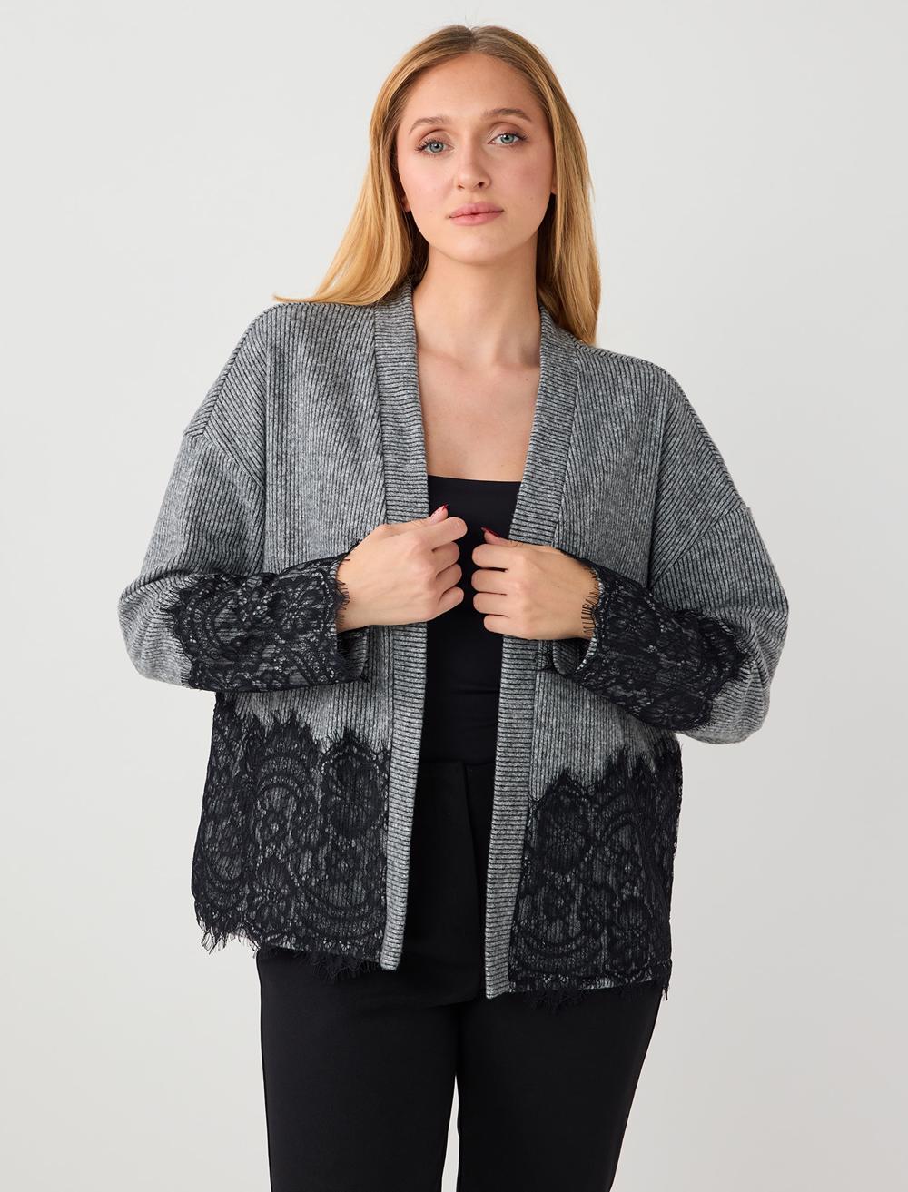 Rahat Kesim Uzun Kollu Dantel Detaylı Örme Hırka