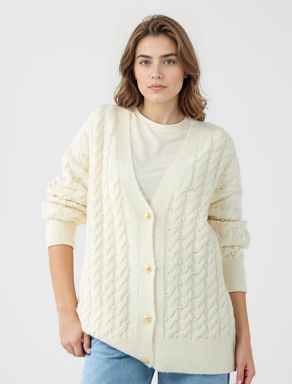 V Yaka Bol Kesim İnci Detaylı Triko Hırka