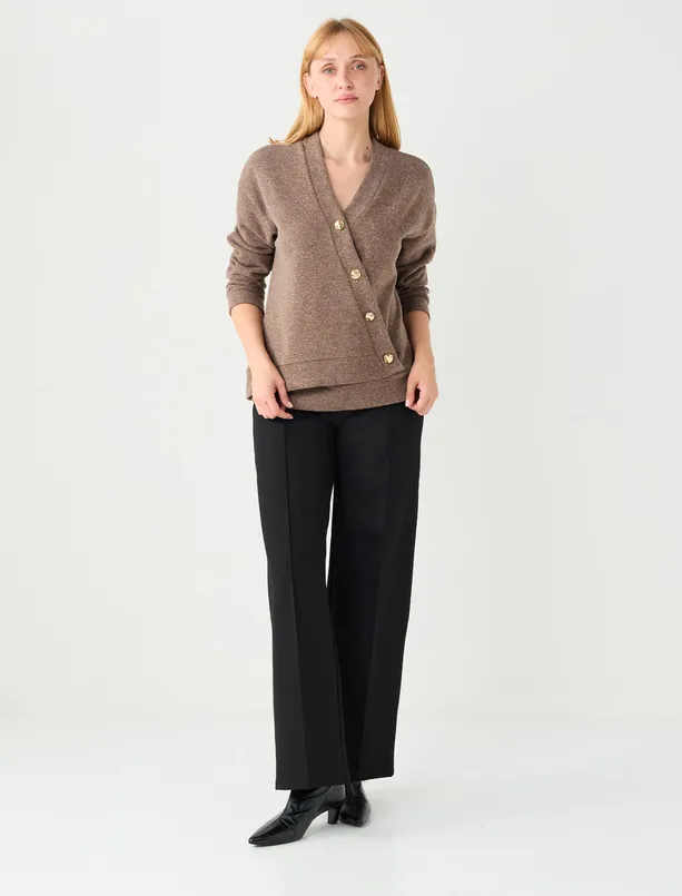 Bayan Vizon Rahat Kesim Yumuşak Dokulu V Yaka Örme Hırka