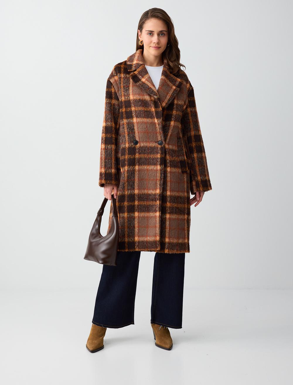 Kruvaze Yaka Ekose Desenli Kaşe Kaban