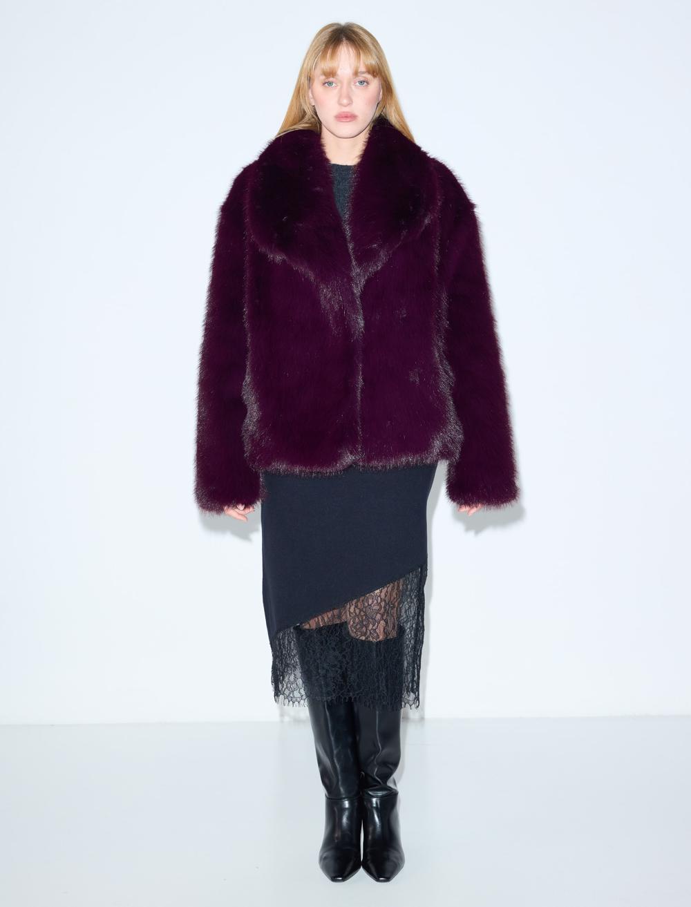 Kruvaze Yaka Cep Detaylı Peluş Kaban