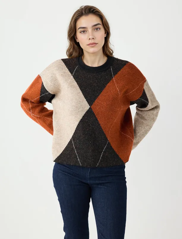 Bayan Kahverengi Yuvarlak Yaka Geometrik Desenli Triko Kazak