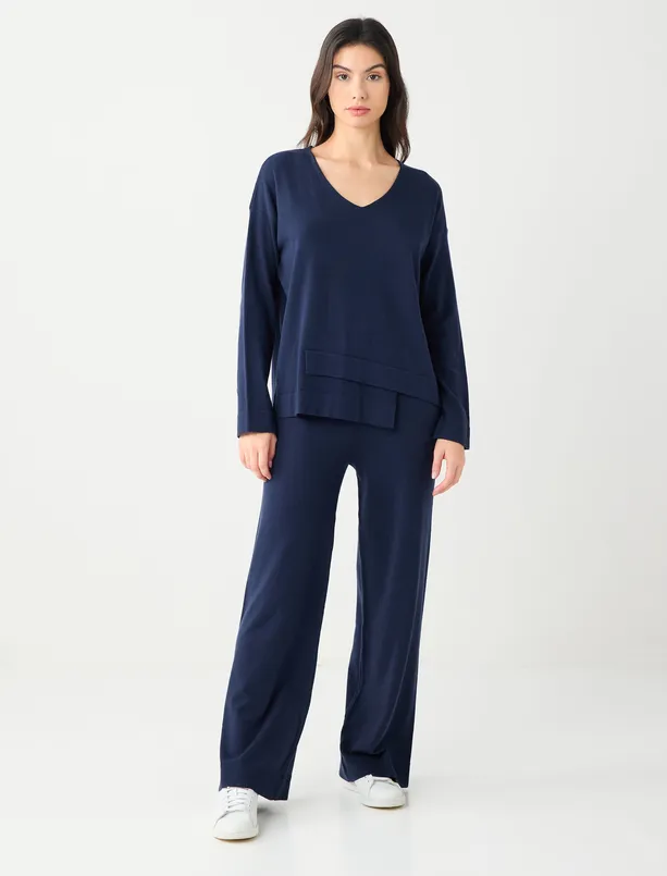 Bayan Lacivert Uzun Kollu V Yaka Triko Kazak