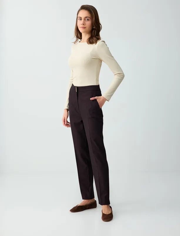 Women  Narrow Leg Normal Waist Metal Detailed Woven Trousers