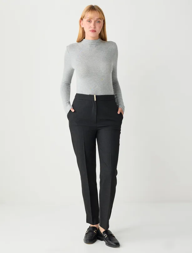 Bayan  Dar Paça Normal Bel Metal Detaylı Dokuma Pantolon