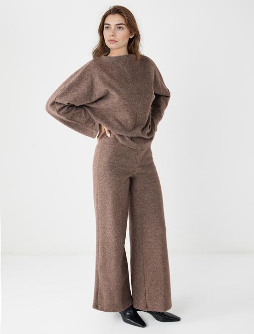 Yumuşak Dokulu Bol Paça Örme Pantolon	