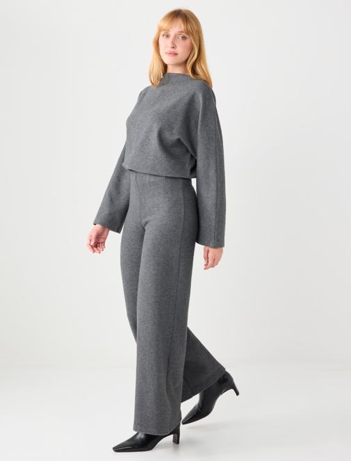 Rahat Kesim Yarasa Kol Yumuşak Dokulu Sweatshirt	