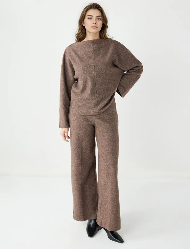 Bayan Kahverengi Rahat Kesim Yarasa Kol Yumuşak Dokulu Sweatshirt