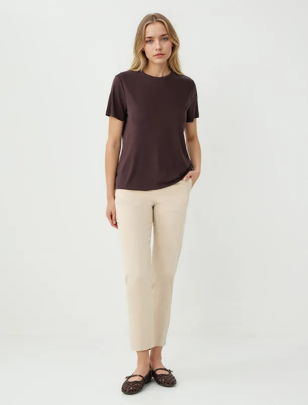 Women Brown Straight Cut Crew Neck Short Sleeve Basic T-Shirt