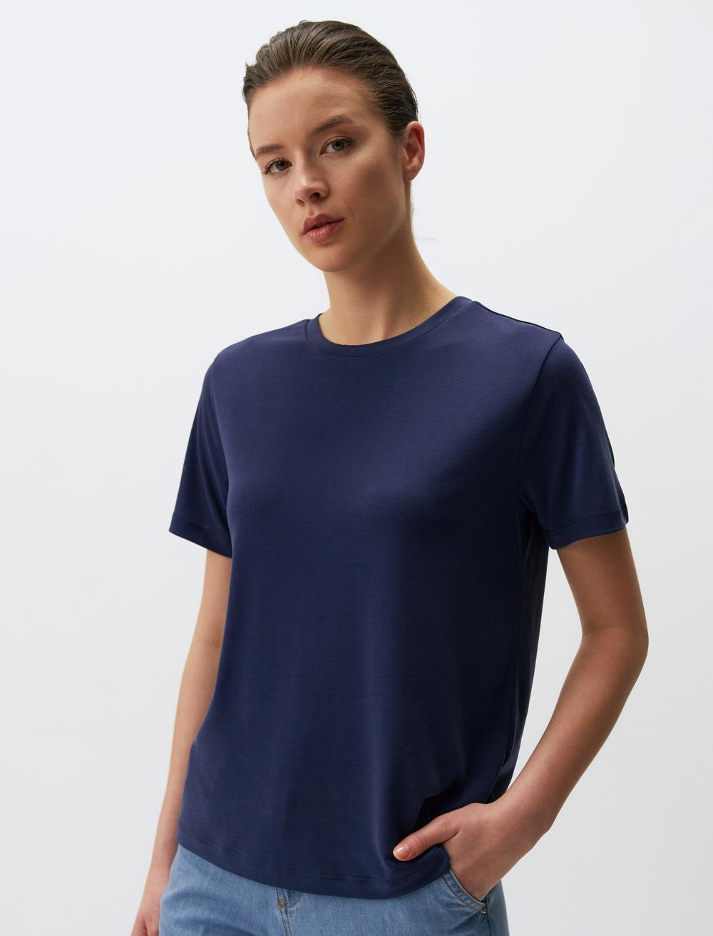 Düz Kesim Bisiklet Yaka Kısa Kollu Basic Tişört