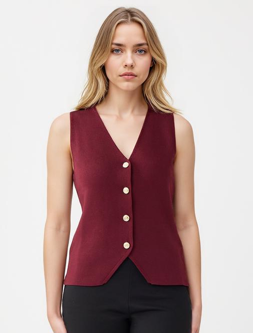 Bordo Dar Kesim Parlak Düğme Detaylı Triko Yelek Kombini