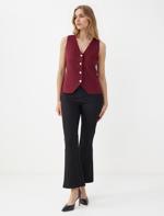 Bordo Dar Kesim Parlak Düğme Detaylı Triko Yelek Kombini