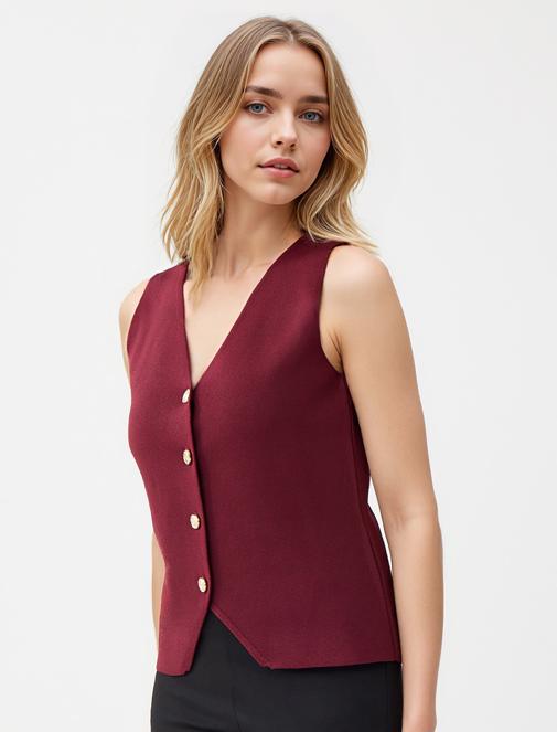 Bordo Dar Kesim Parlak Düğme Detaylı Triko Yelek Kombini