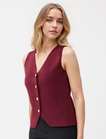 Bordo Dar Kesim Parlak Düğme Detaylı Triko Yelek Kombini