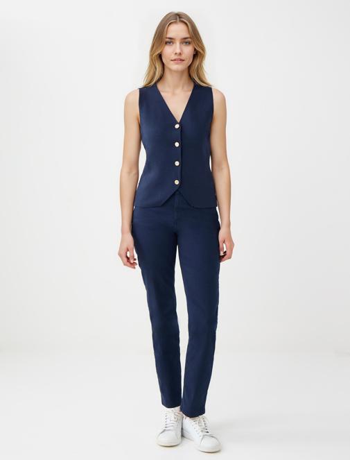 Lacivert Dar Kesim Parlak Düğme Detaylı Triko Yelek Kombini	