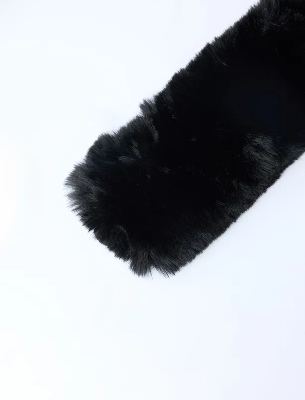 Bayan Siyah Kısa Peluş Atkı