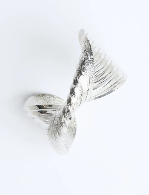 Bayan Gri Burgu Figürlü Kelepçe Bileklik