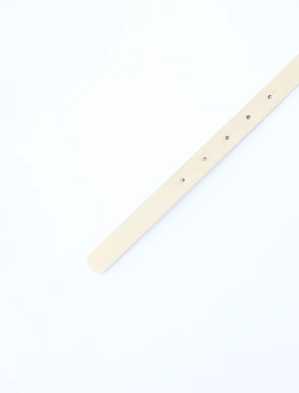 Bayan Bej Metal Tokalı Deri Görünümlü İnce Kemer