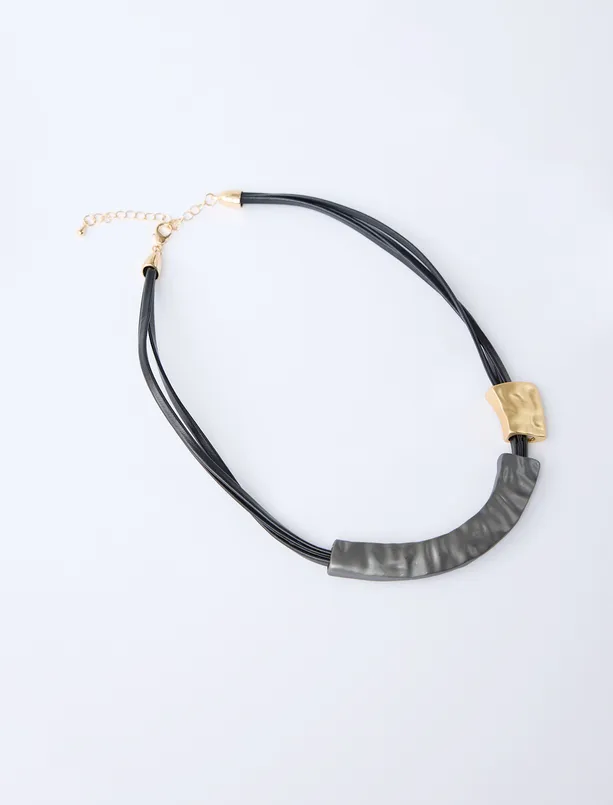 Bayan Siyah Deri Görünümlü Ayarlanabilir Kolye