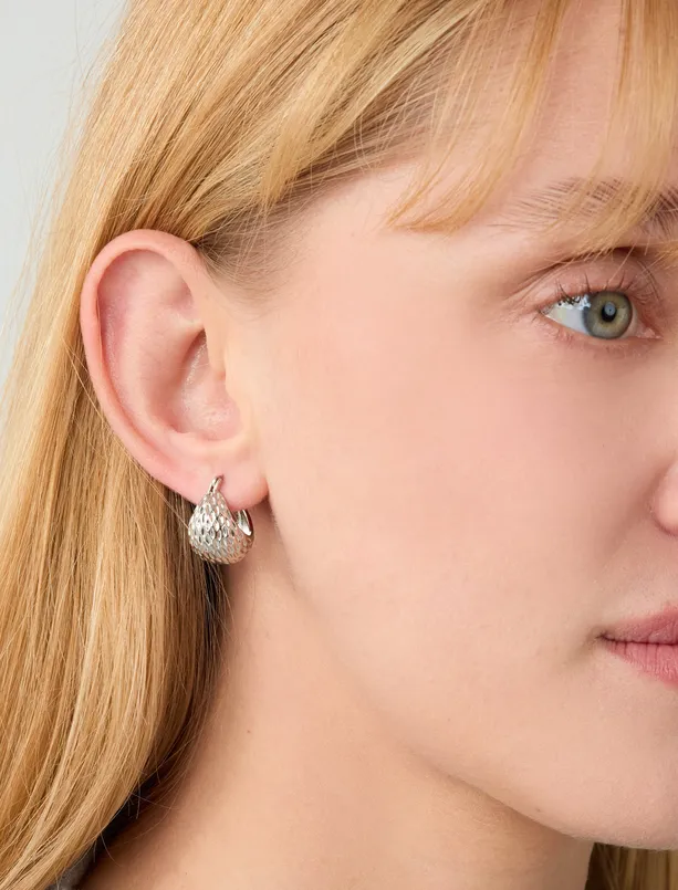 Bayan  Dokulu Modern Küpe