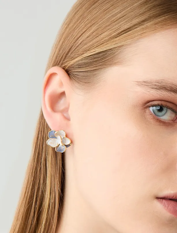 Women  Enamel Detailed Flower Figured Modern Earrings