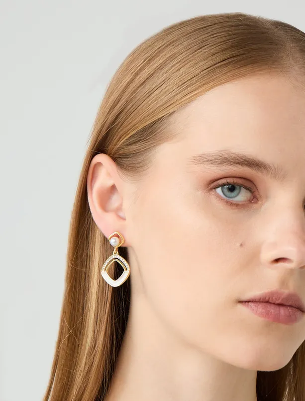 Women Yellow Square Figured Enamel Detailed Pearl Earrings