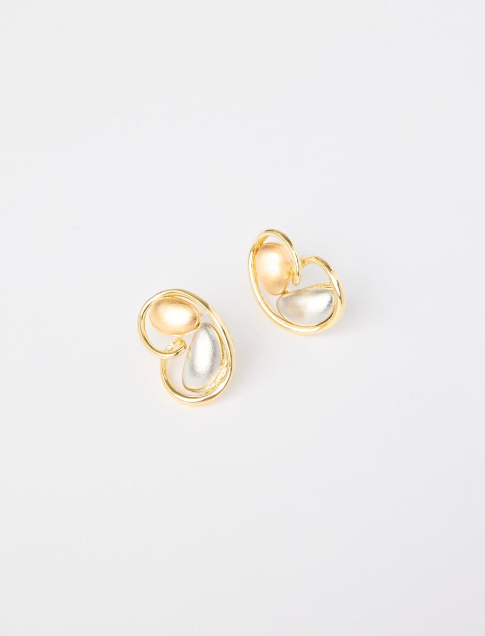 Mine Detaylı Asimetrik Figürlü Küpe