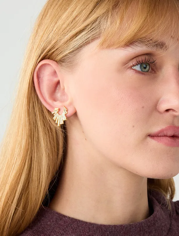 Bayan  Çizgi Formlu Işıltılı Küpe