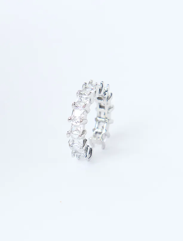 Bayan  Parlak Taş Detaylı Kıkırdak Küpesi