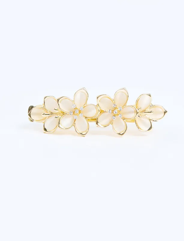 Women White Flower Figured Enamel Detailed Buckle