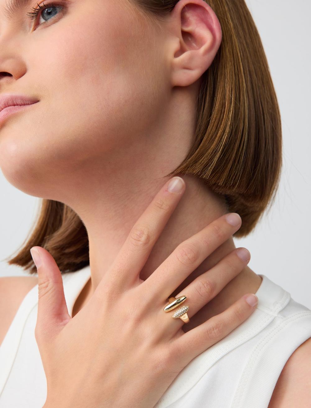 Geometrik Figürlü Parlak Taşlı Modern Yüzük