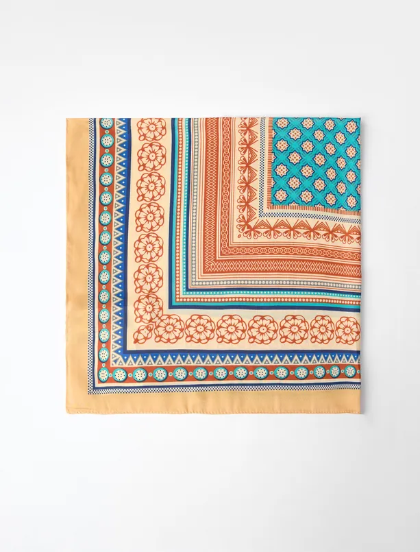 Bayan  Geometrik Desenli Eşarp