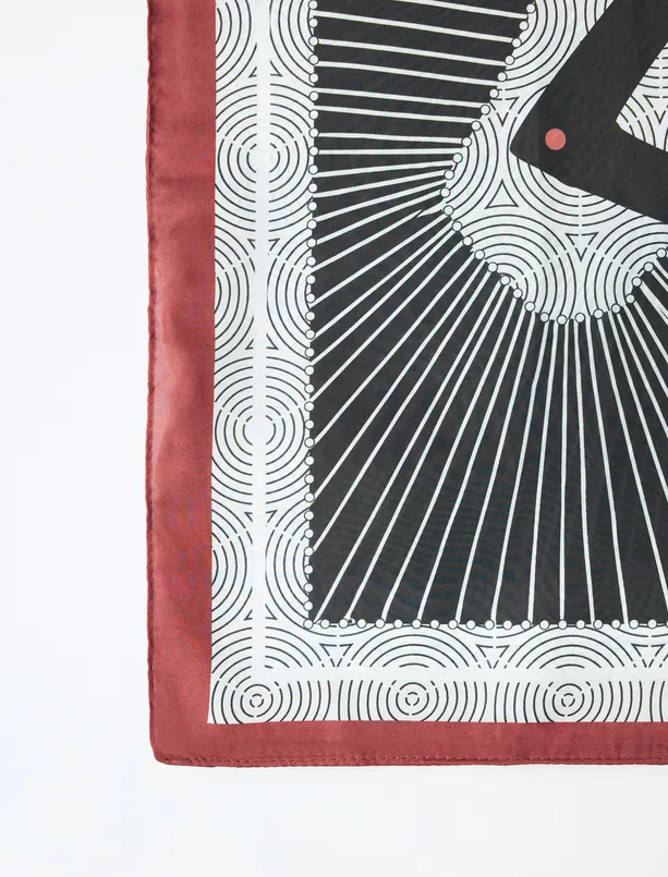 Bayan Siyah At Figürlü Eşarp