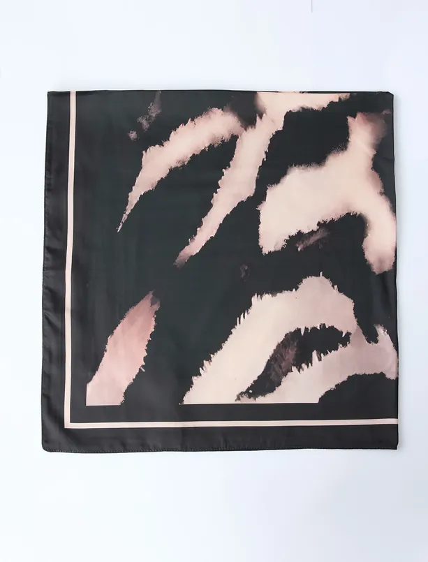 Bayan  Leopar Desenli Çizgi Detaylı Eşarp