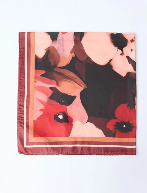 Bayan  Çiçek Desenli Çizgi Detaylı Eşarp