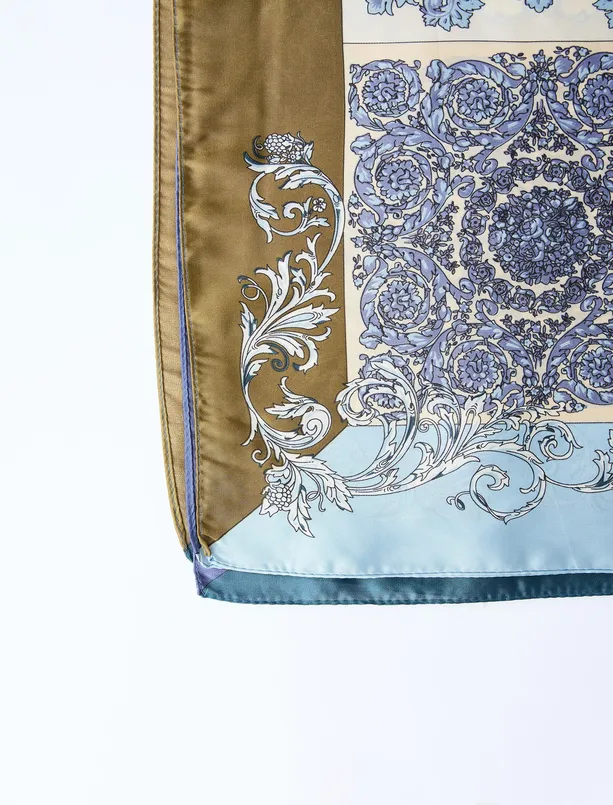 Bayan Lacivert Etnik Desenli Zarif Eşarp