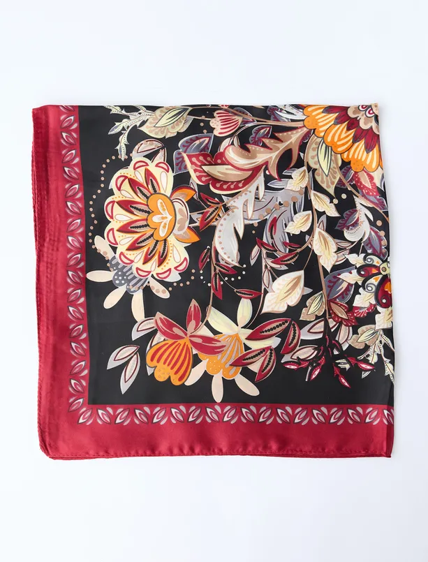 Bayan  Zarif Çiçek Desenli Eşarp