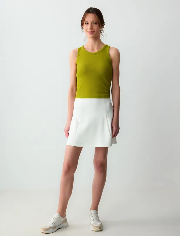 Women Yellow Round Neck Straight Cut Sleeveless Knitted Tank Top